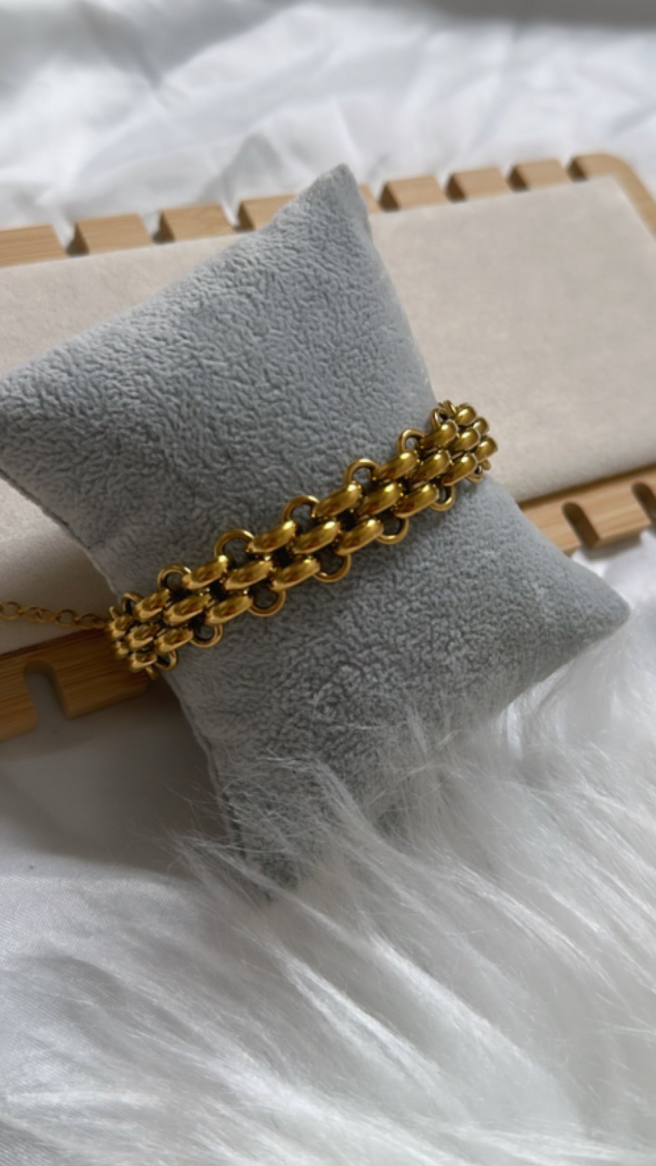 Bracelet