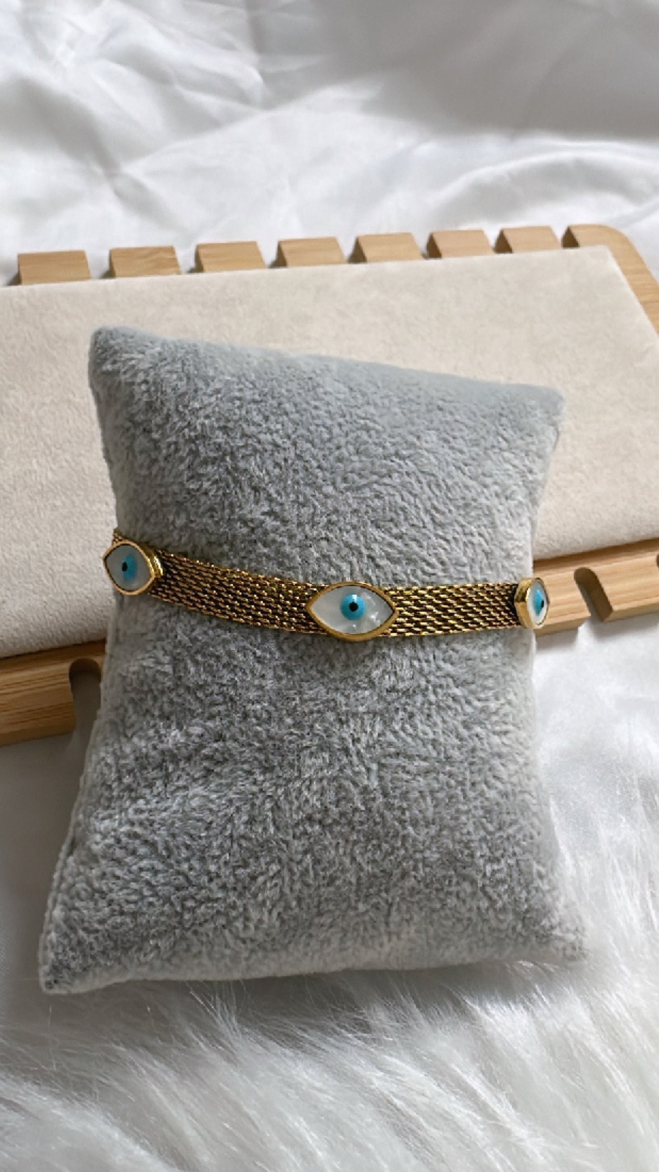 Eyes Bracelet